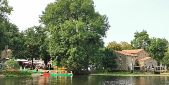 LA 2CV ATTITUDE la sèvre à Poupet