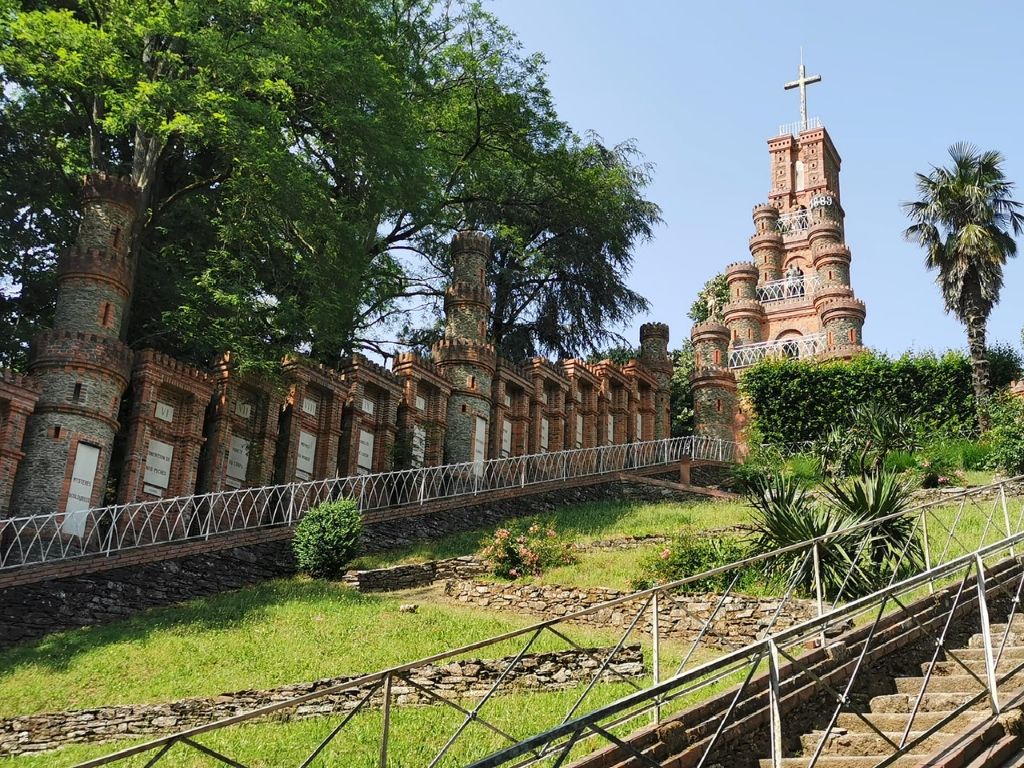 LA 2CV ATTITUDE sanctuaire de La Salette